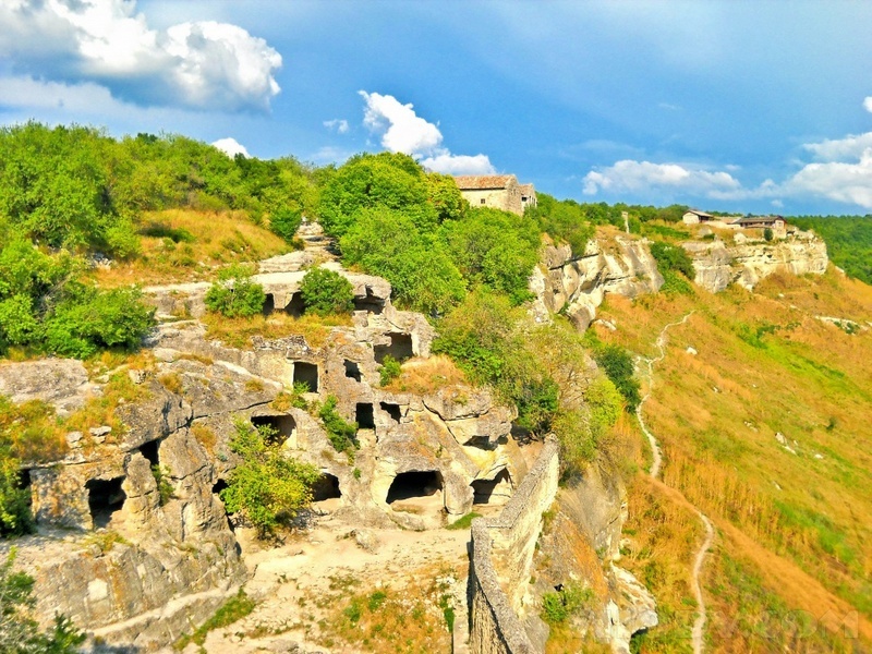 Пещерный город Крыма Чуфут-Кале - фото 1