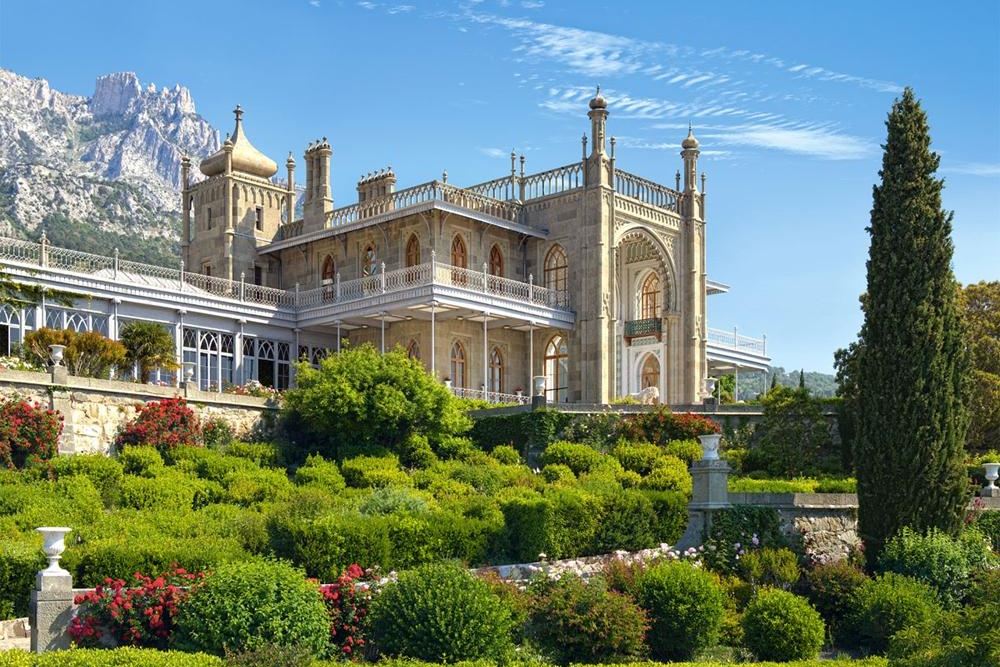 Воронцовский дворец в Крыму в городе Алупка